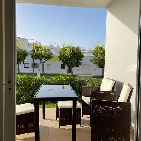 7 - & Pool * Alvor